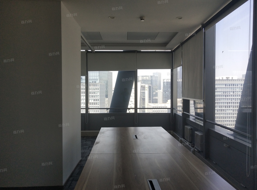 易思博软件大厦 中层 675平米