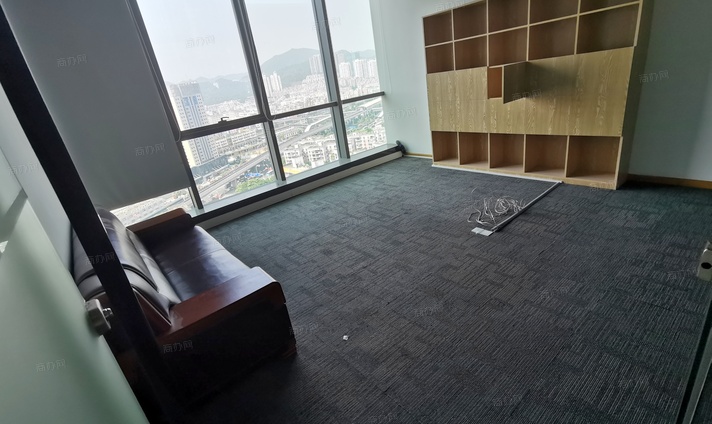 中设广场 高层 873平米