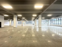 光明地铁口首付2成 层高6米红本厂房 可办环评 好招工_深圳光明区公明厂房出售图片